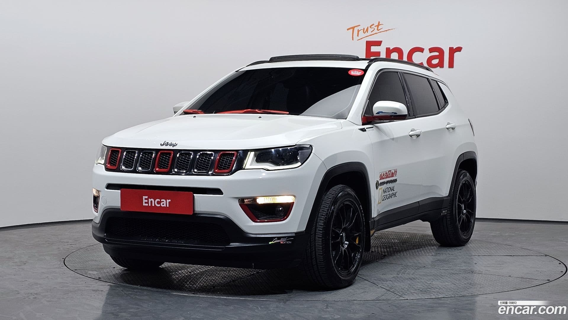 Main__Slider__Photo:Compass Jeep 2019.8-0