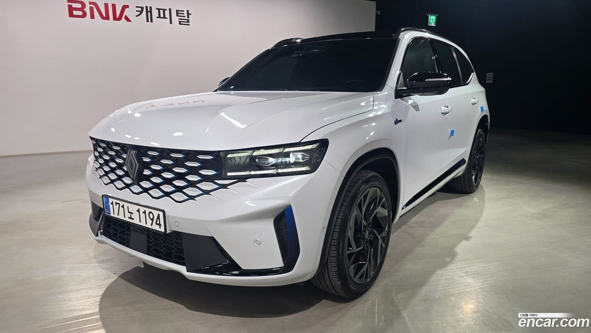 Main__Slider__Photo:Grand Koleos Renault Korea 2025.2-0