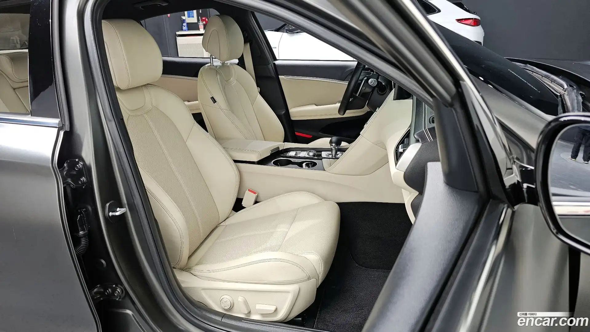 G70 Genesis 2023.8-INNER-010