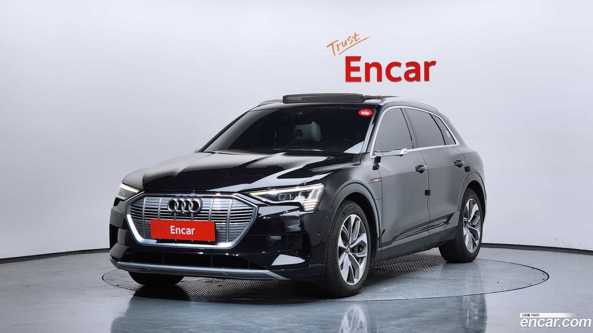 e-tron Audi 2020.7-OUTER-001