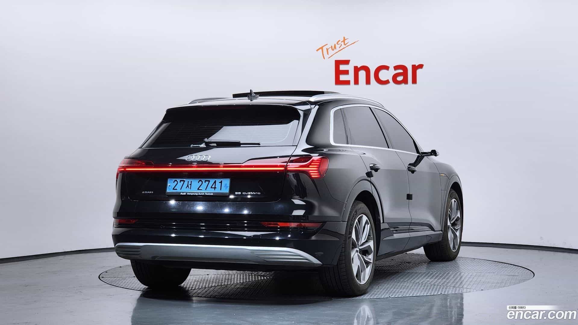 e-tron Audi 2020.7-OUTER-002