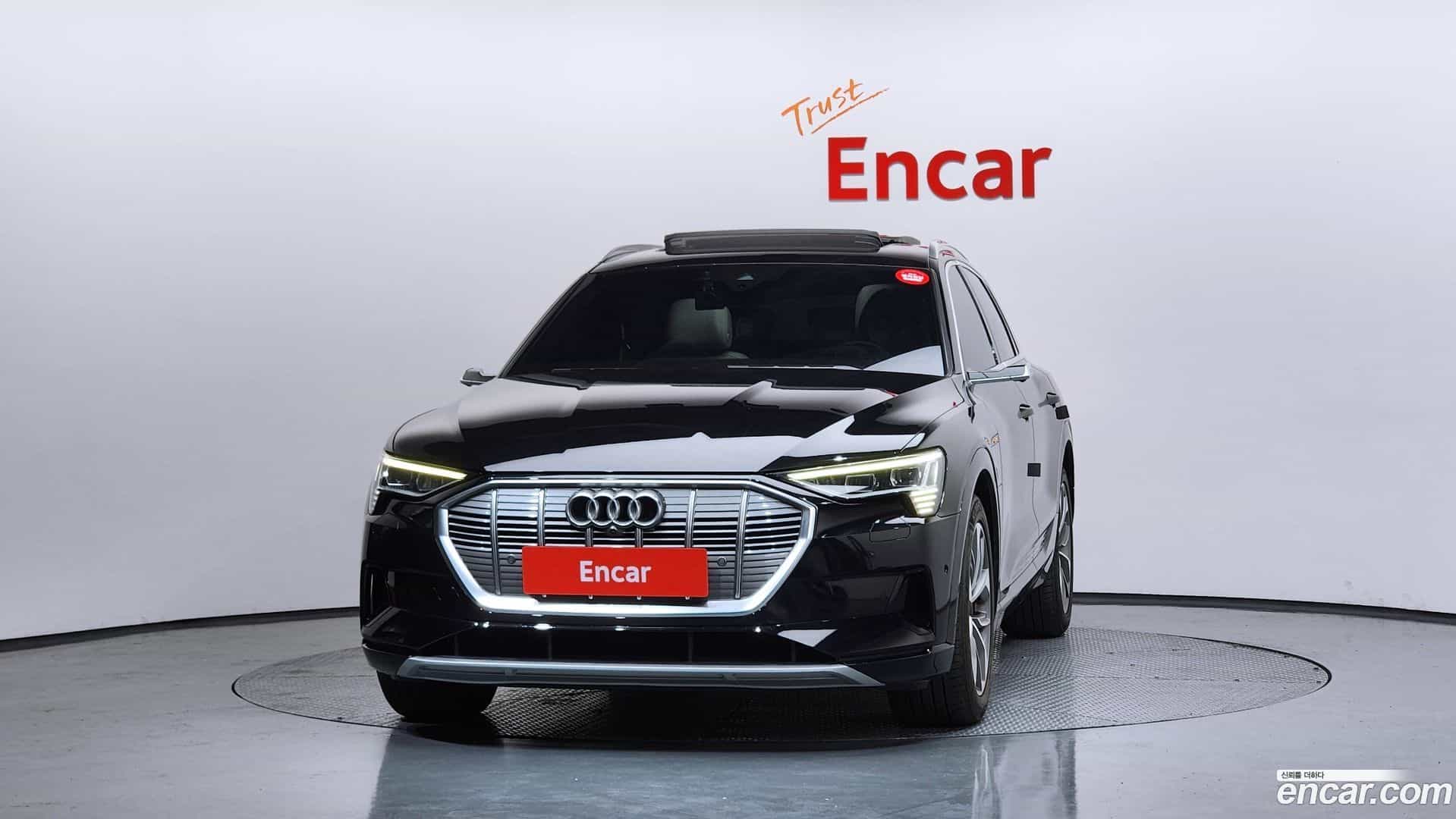 e-tron Audi 2020.7-OUTER-003