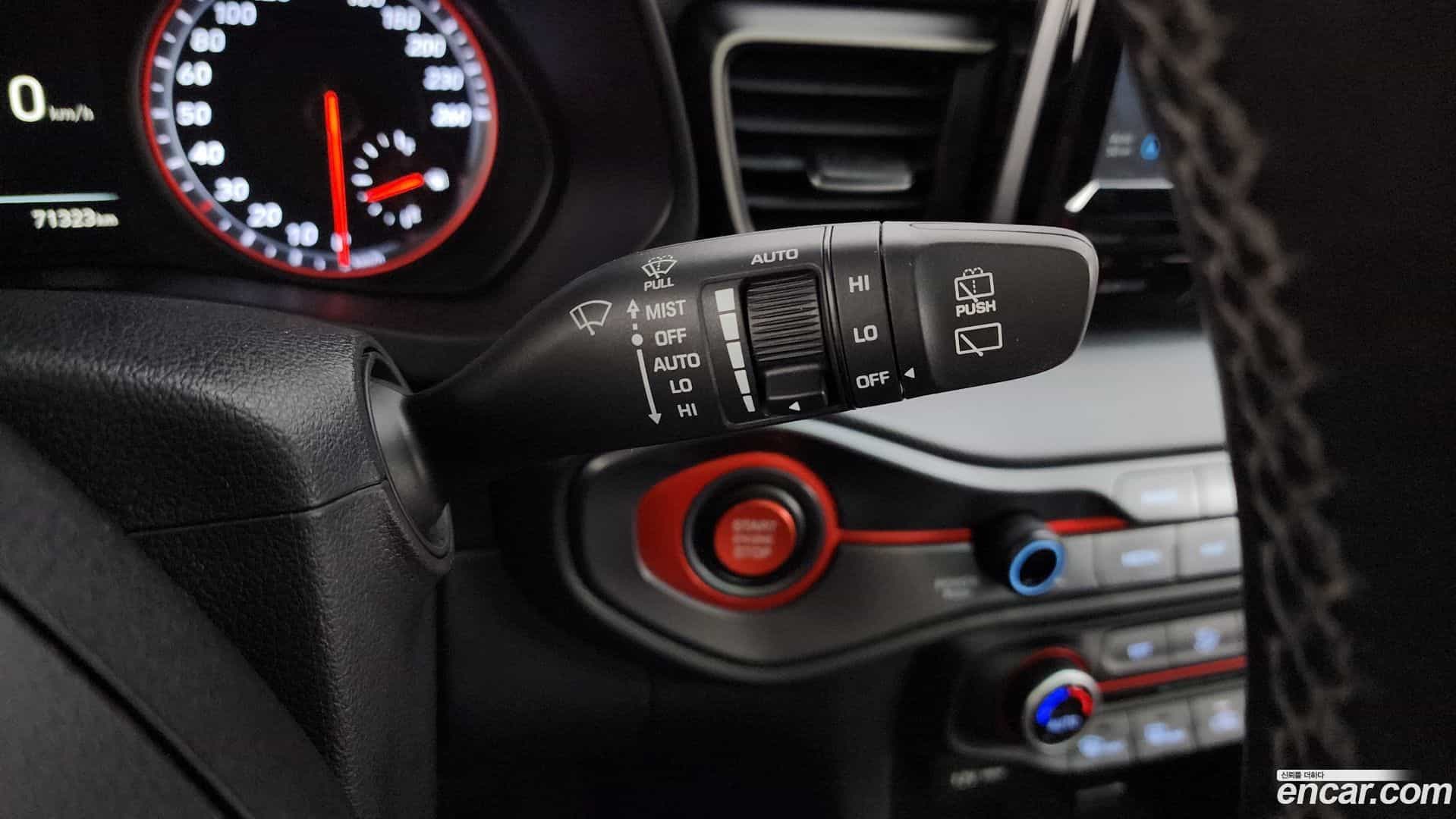 Veloster Hyundai 2018.3-OPTION-021