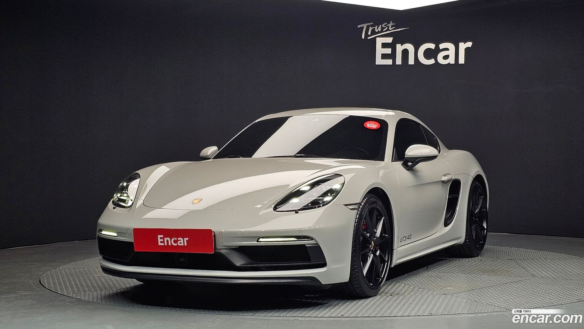 Main__Slider__Photo:718 Porsche 2021.8-0