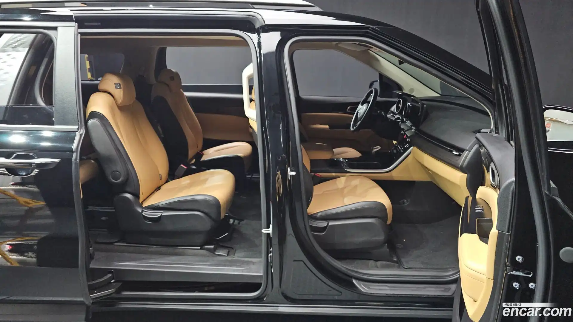 Canival Kia 2023.8-OPTION-015