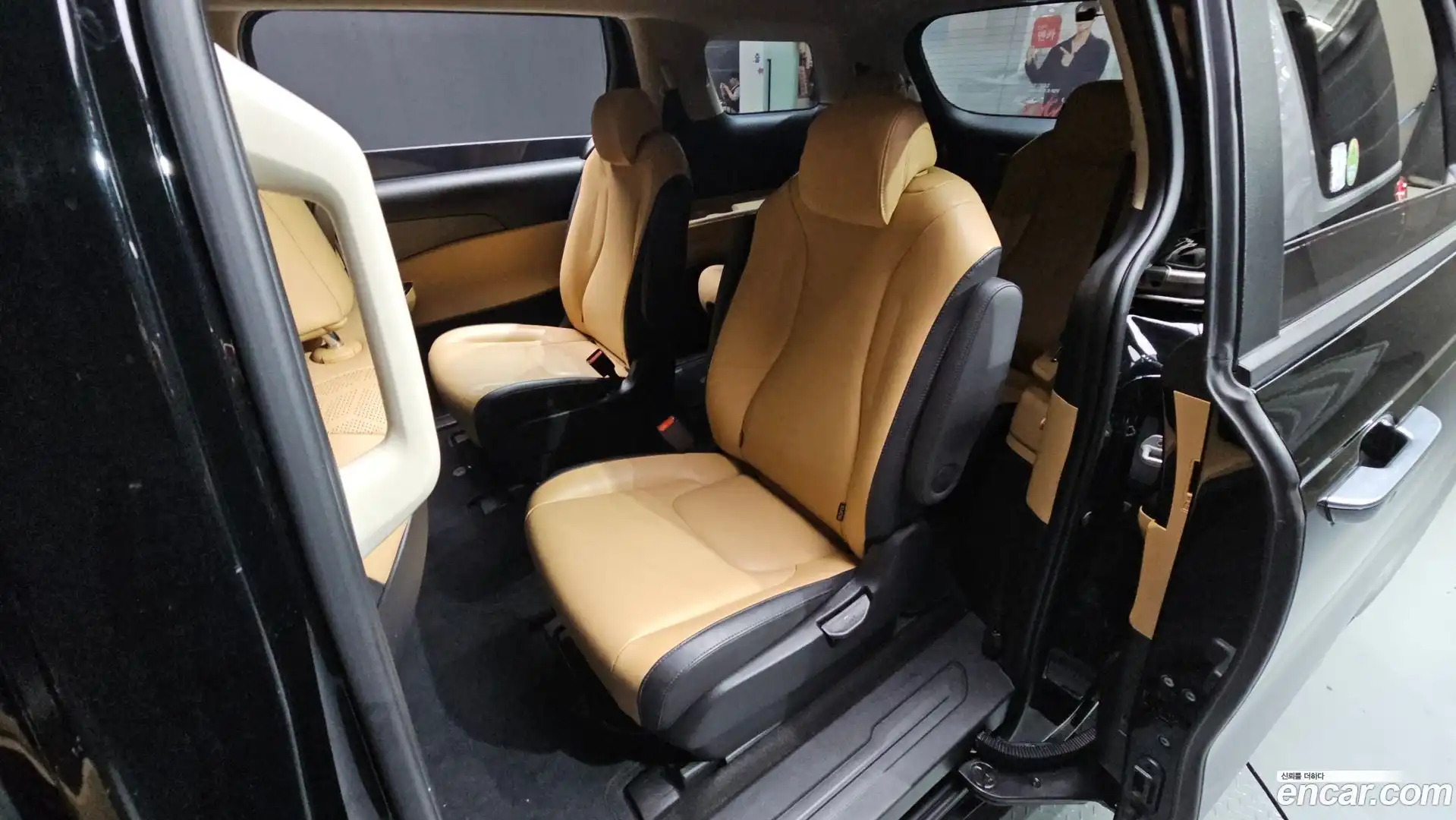 Canival Kia 2023.8-OPTION-016