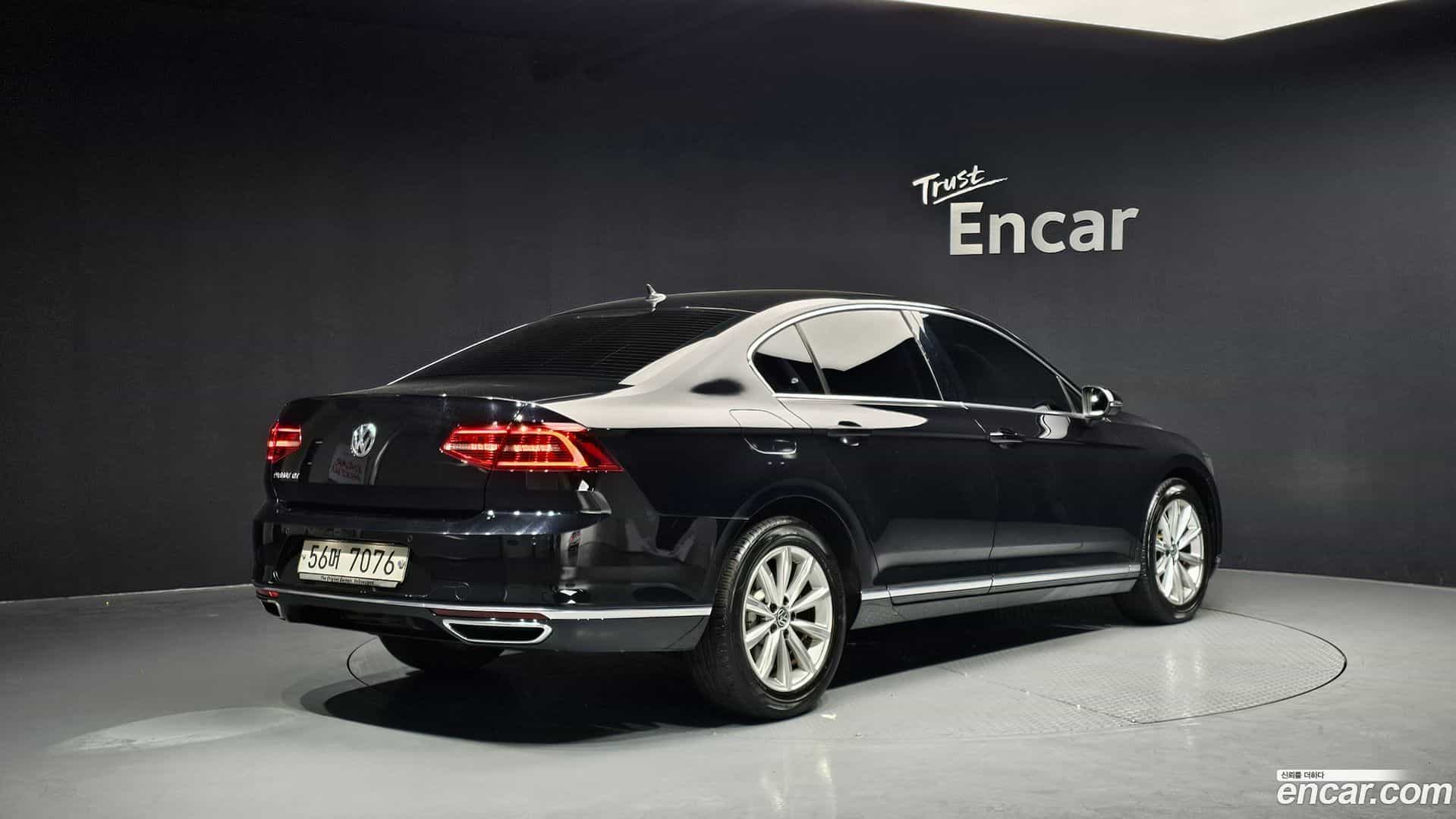 Passat Volkswagen 2018.10-OUTER-002