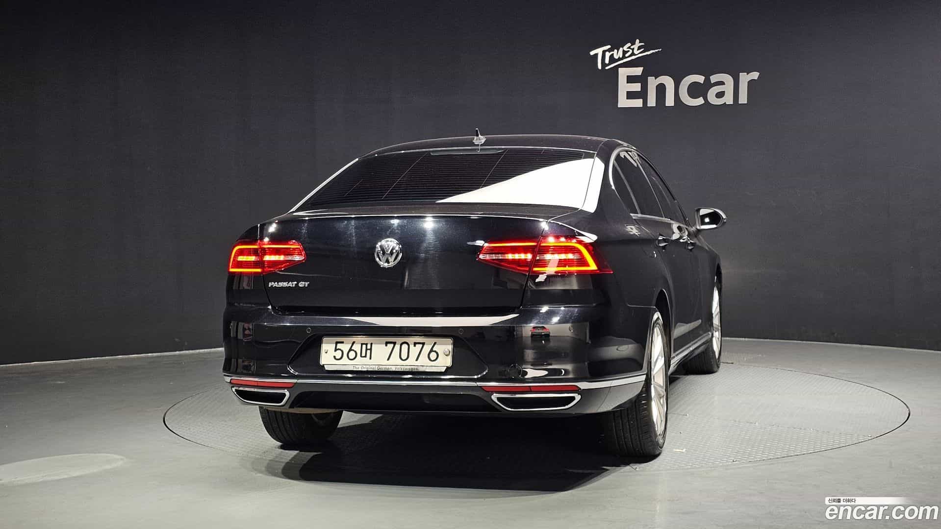 Passat Volkswagen 2018.10-OUTER-004