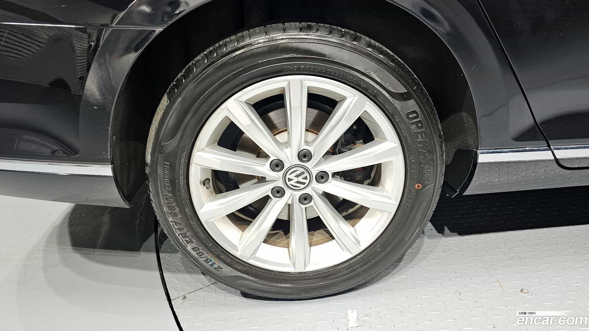 Passat Volkswagen 2018.10-OUTER-005