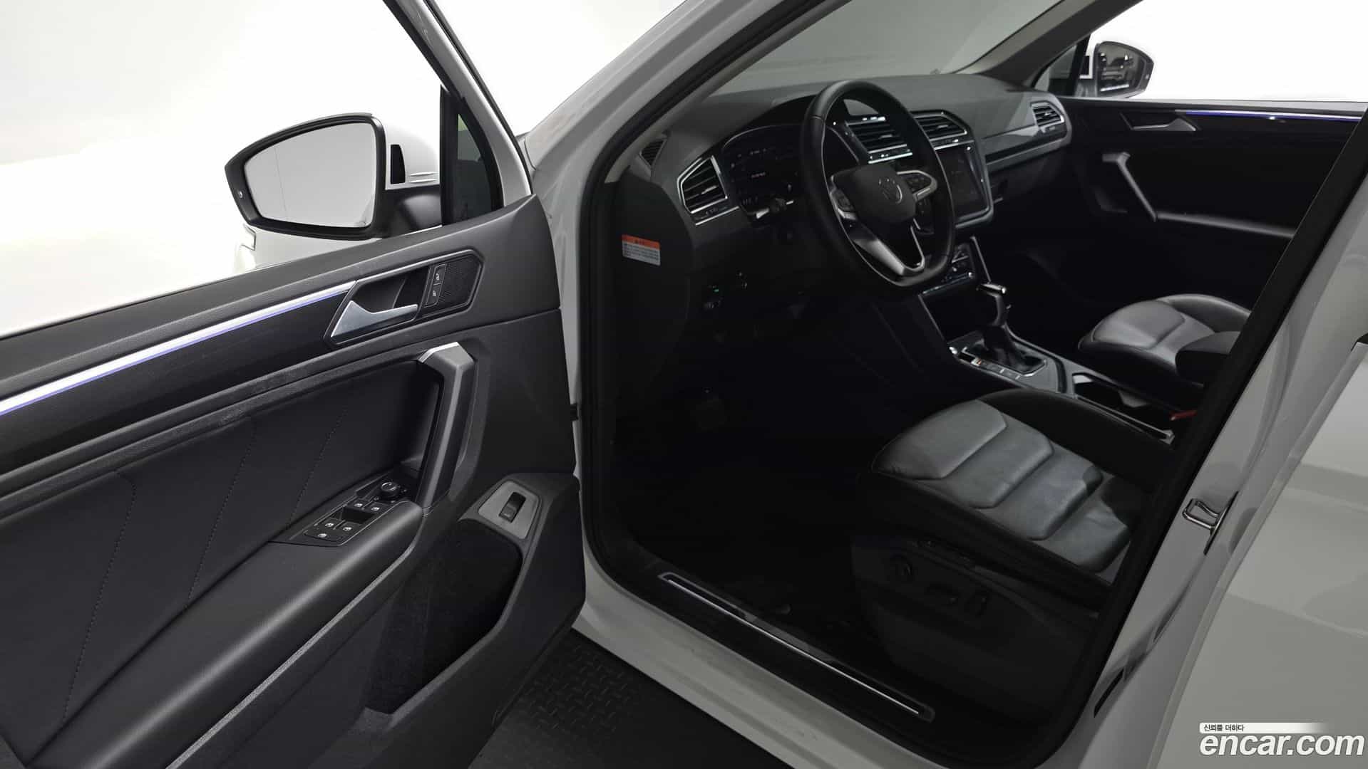 Tiguan Volkswagen 2023.7-OPTION-015