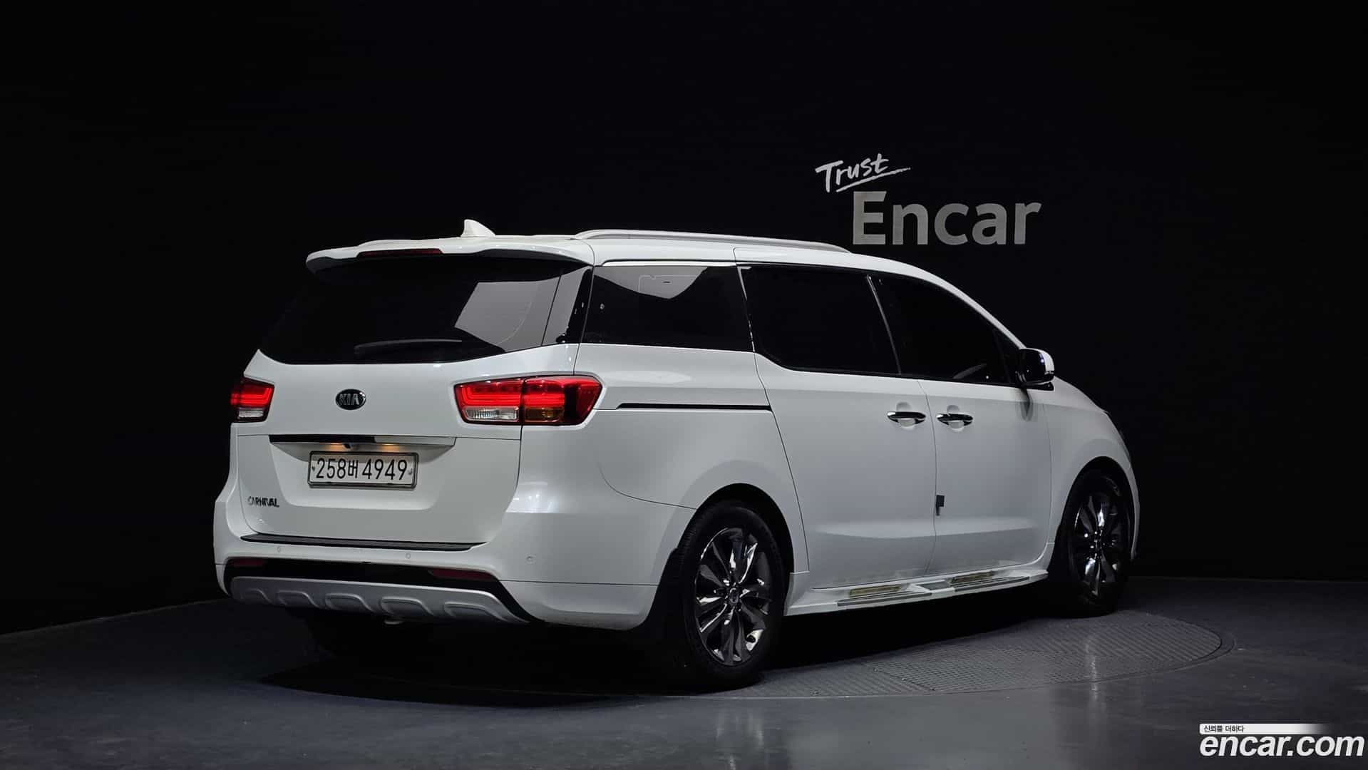 Canival Kia 2017.8-OUTER-002