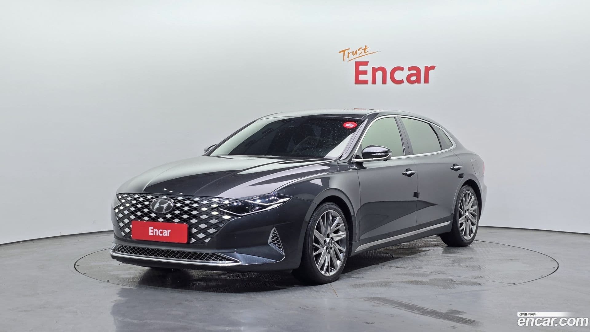 Main__Slider__Photo:Grandeur Hyundai 2020.5-0
