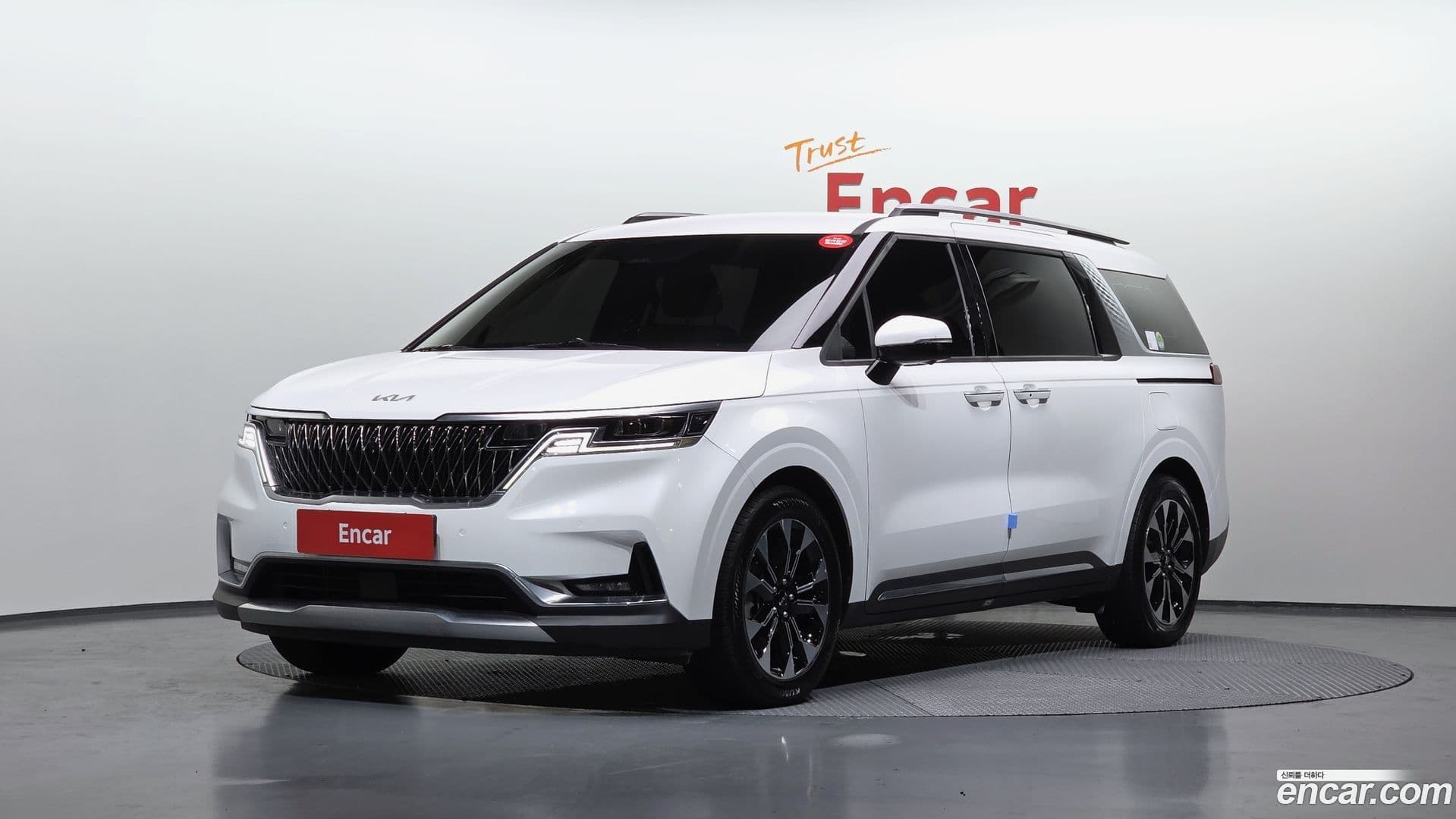 Main__Slider__Photo:Canival Kia 2021.1-0