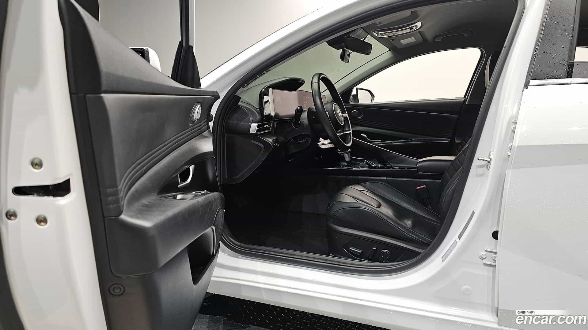 AVANTE Hyundai 2020.5-INNER-010