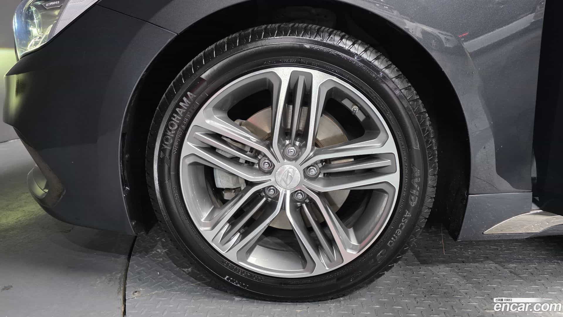 Grandeur Hyundai 2018.10-OUTER-005