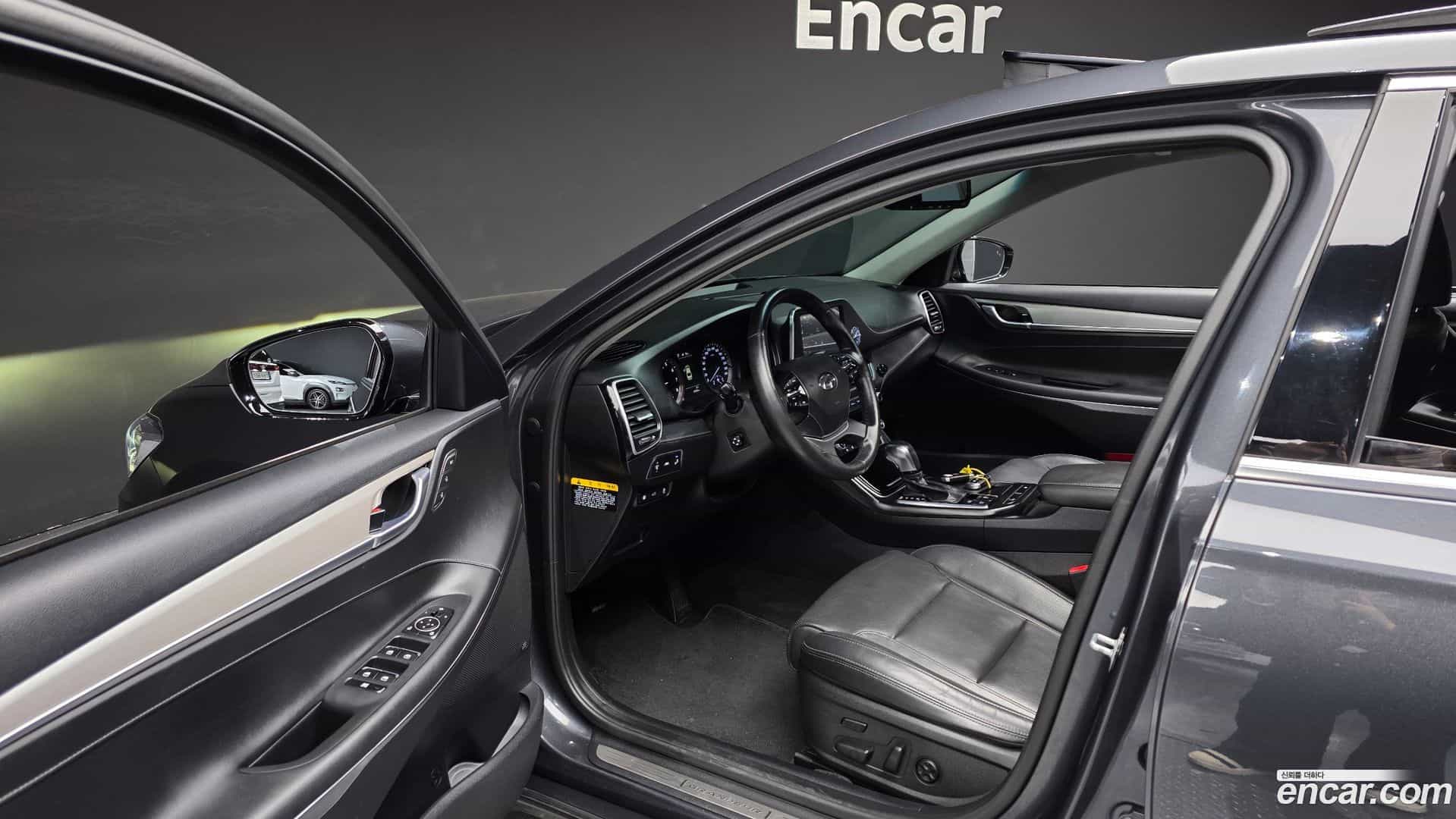 Grandeur Hyundai 2018.10-OPTION-015