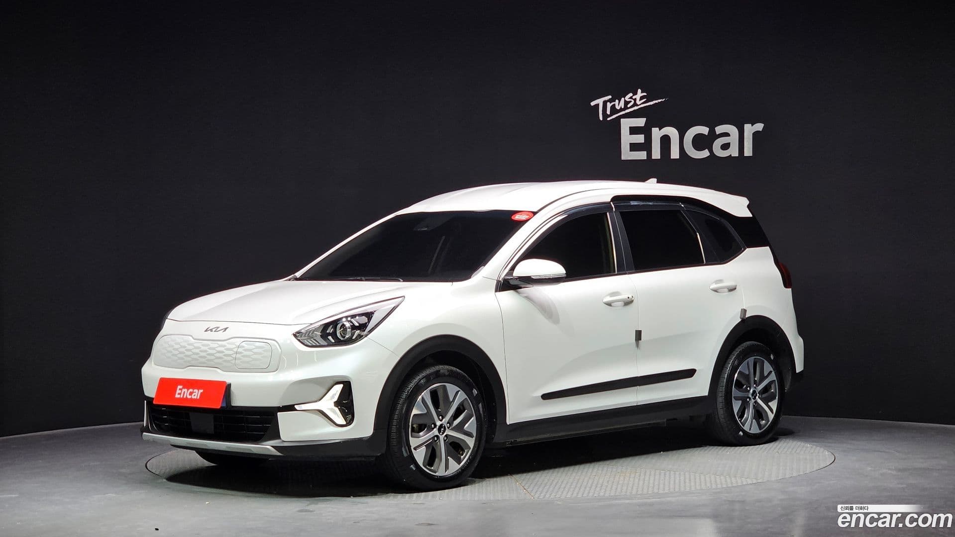 Main__Slider__Photo:Niro Kia 2022.8-0