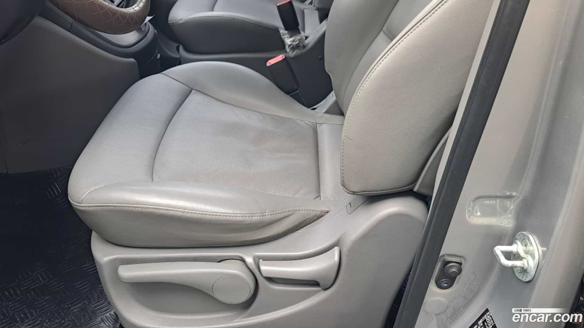 Starex Hyundai 2018.0-OPTION-018