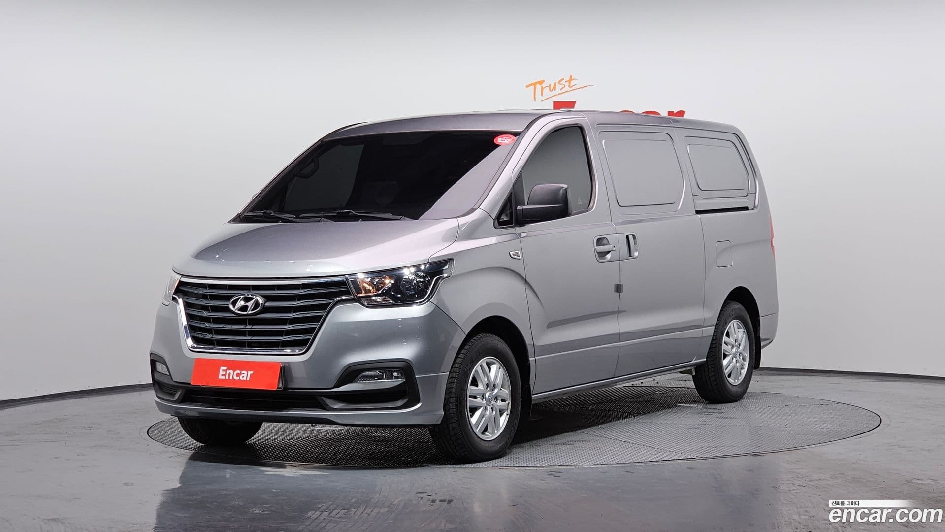 Main__Slider__Photo:Starex Hyundai 2018.8-0