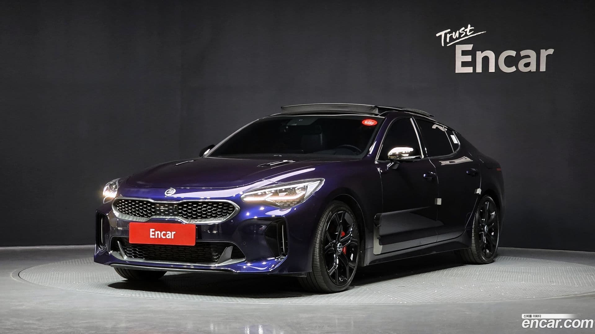Main__Slider__Photo:Stinger Kia 2018.10-0
