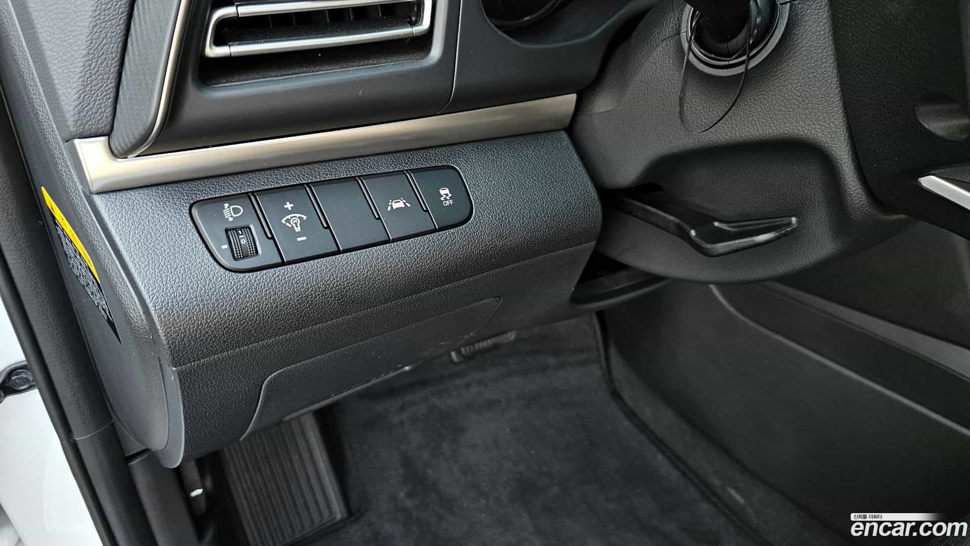 AVANTE Hyundai 2019.10-OPTION-018