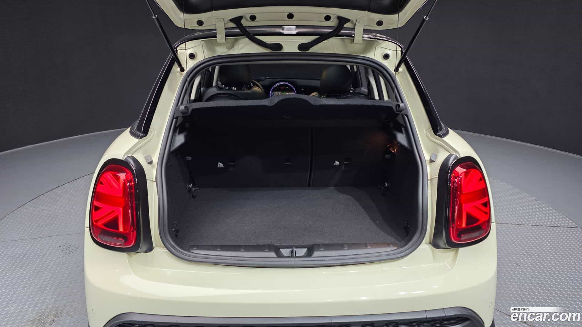 Cooper Mini 2021.9-OPTION-024