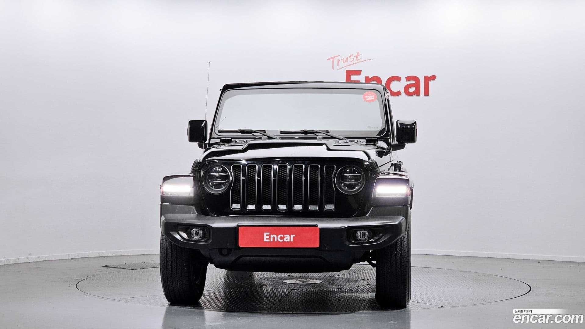 Main__Slider__Photo:Wrangler Jeep 2021.6-0