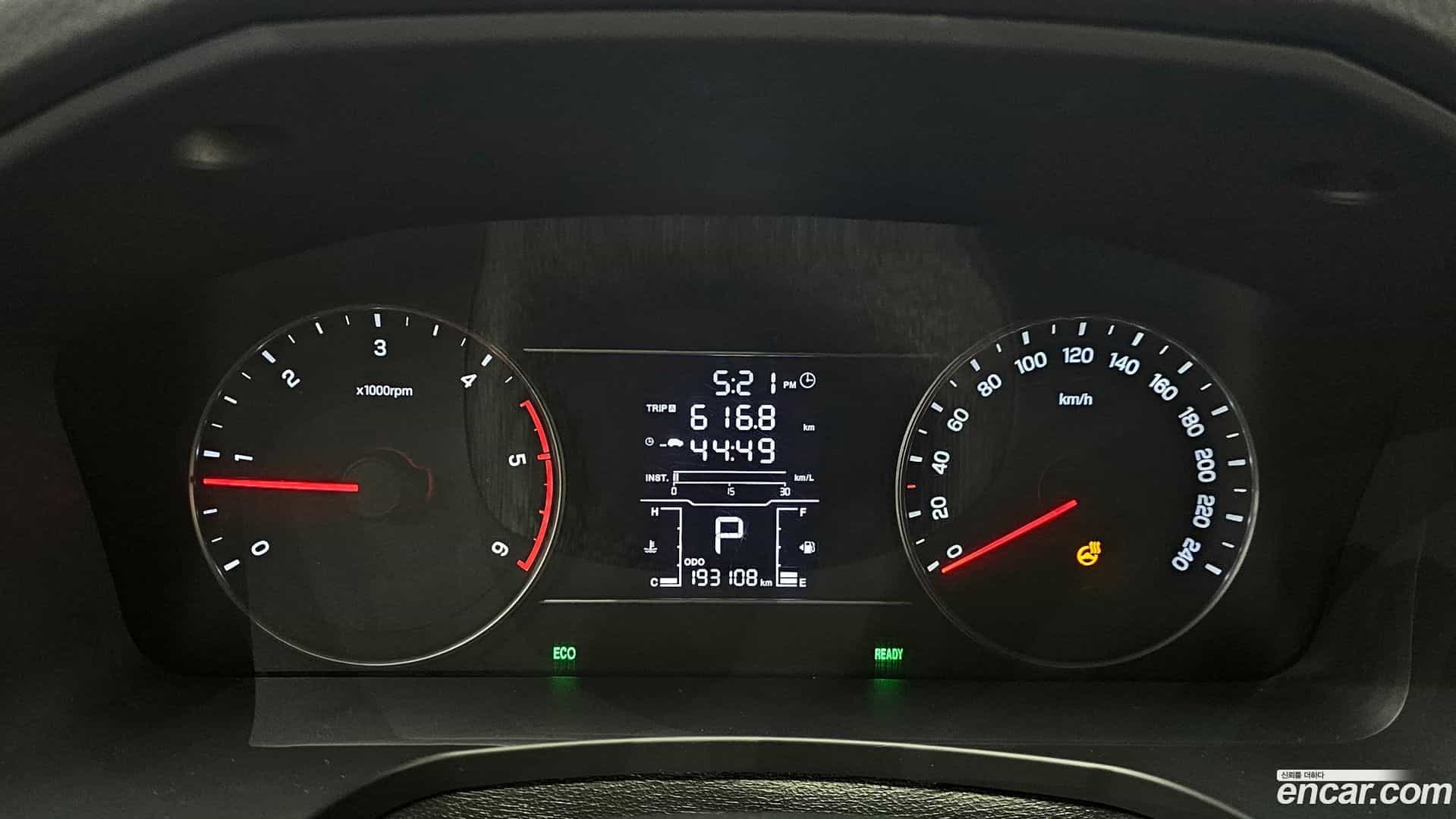 Rexton KG Mobility 2018.9-INNER-008