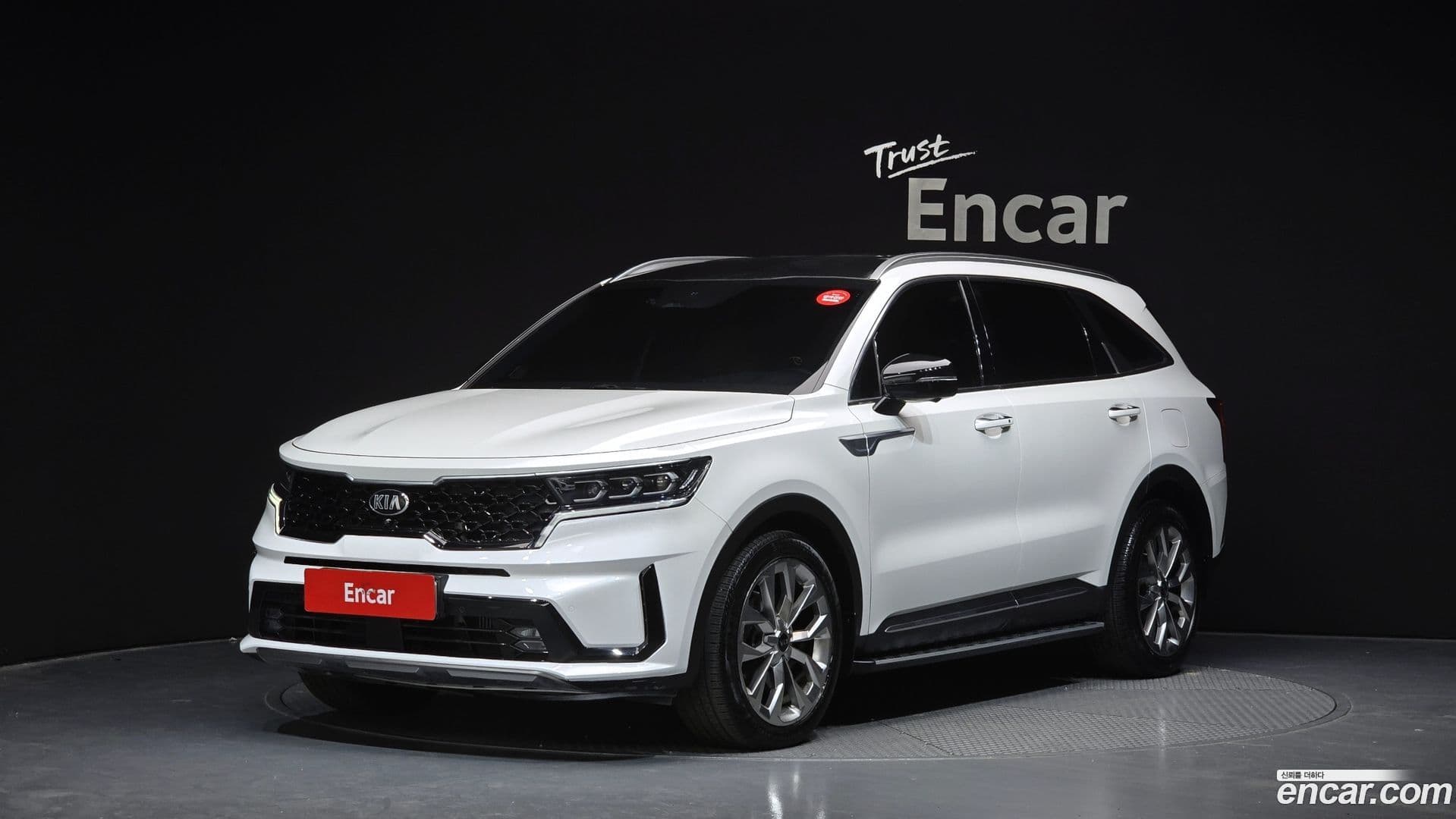 Main__Slider__Photo:Sorento Kia 2020.3-0