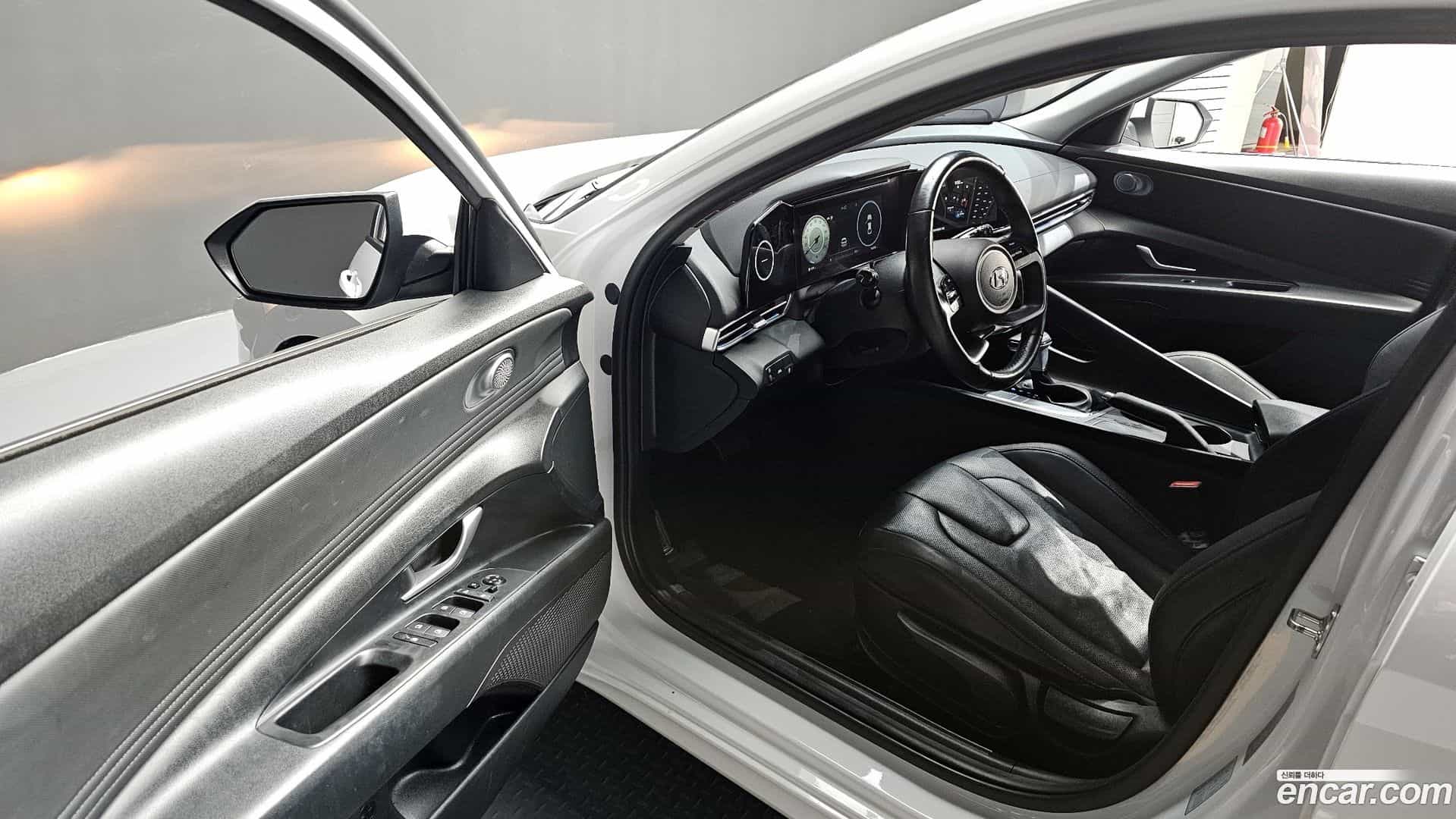 AVANTE Hyundai 2020.10-INNER-010