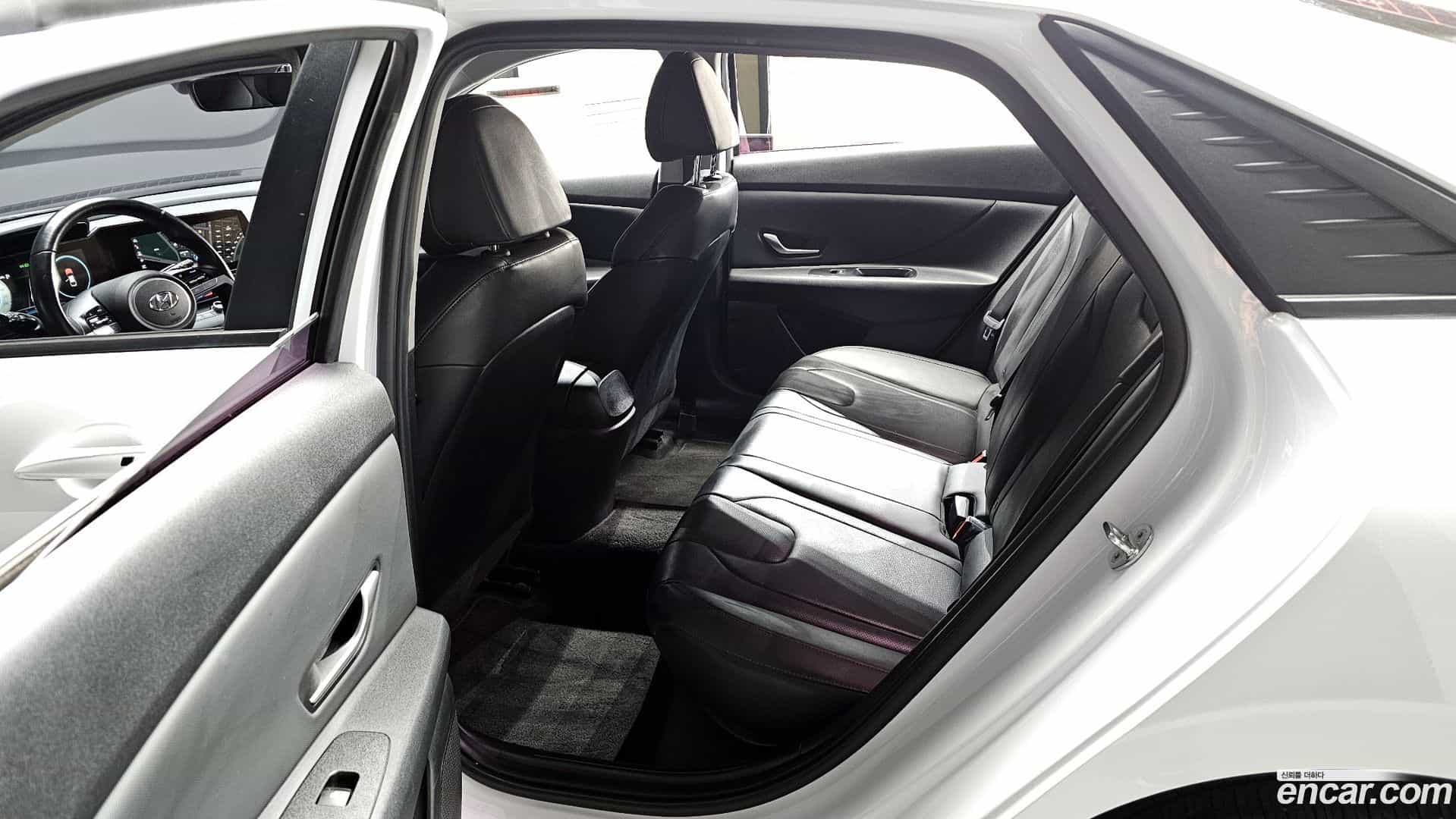 AVANTE Hyundai 2020.10-OPTION-015
