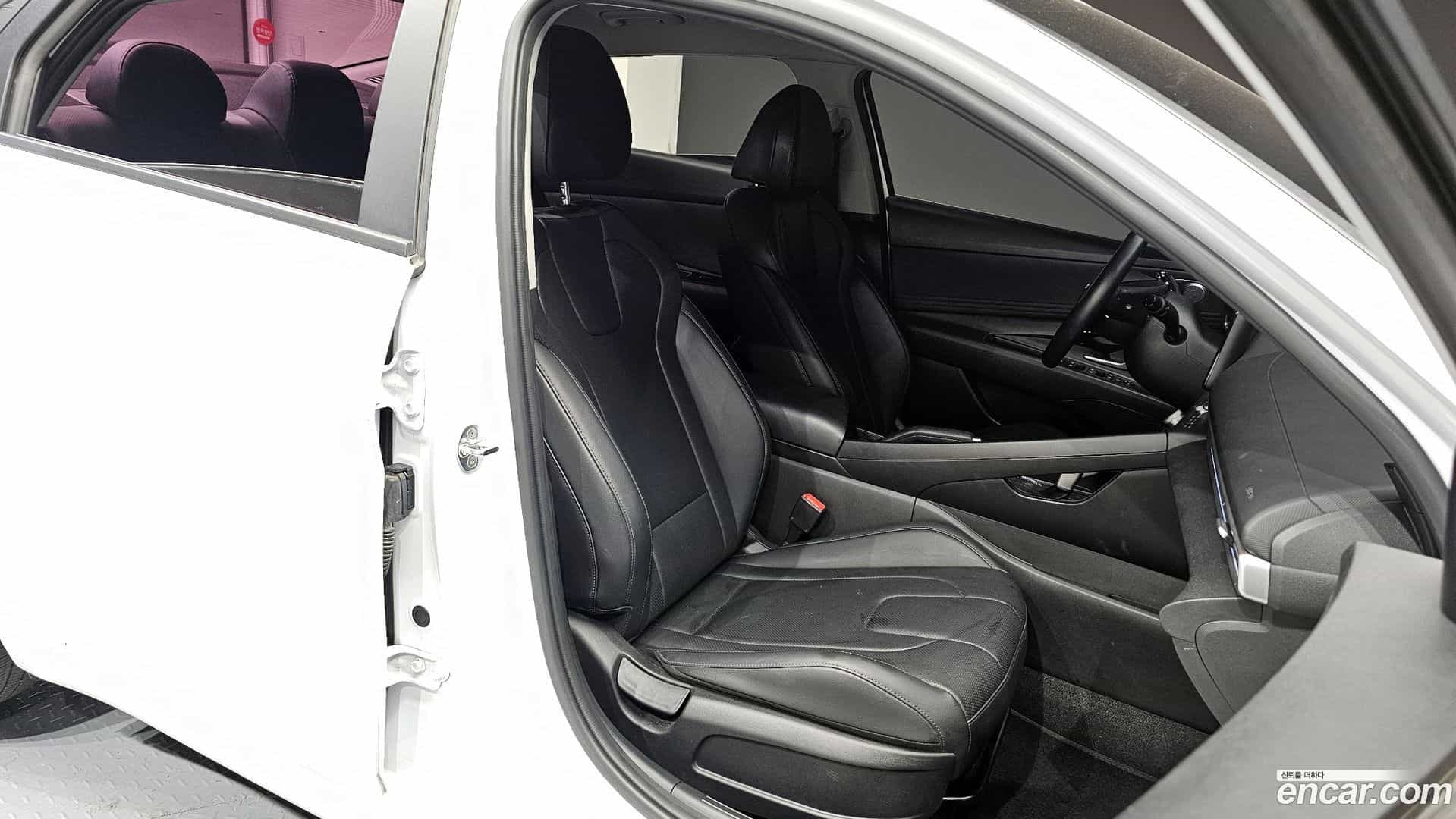 AVANTE Hyundai 2020.10-OPTION-016