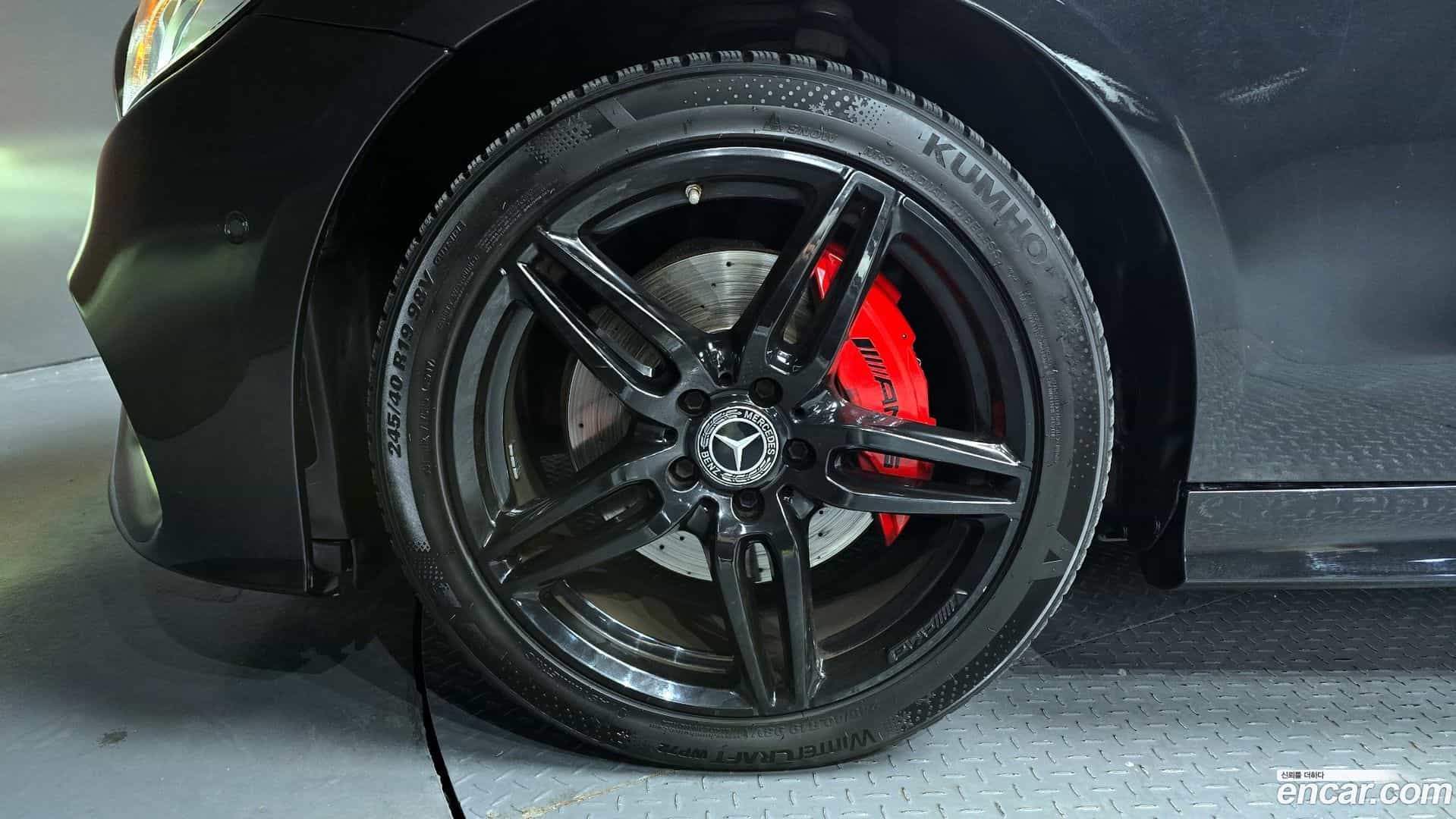 E-Class Mercedes-Benz 2019.0-OUTER-005