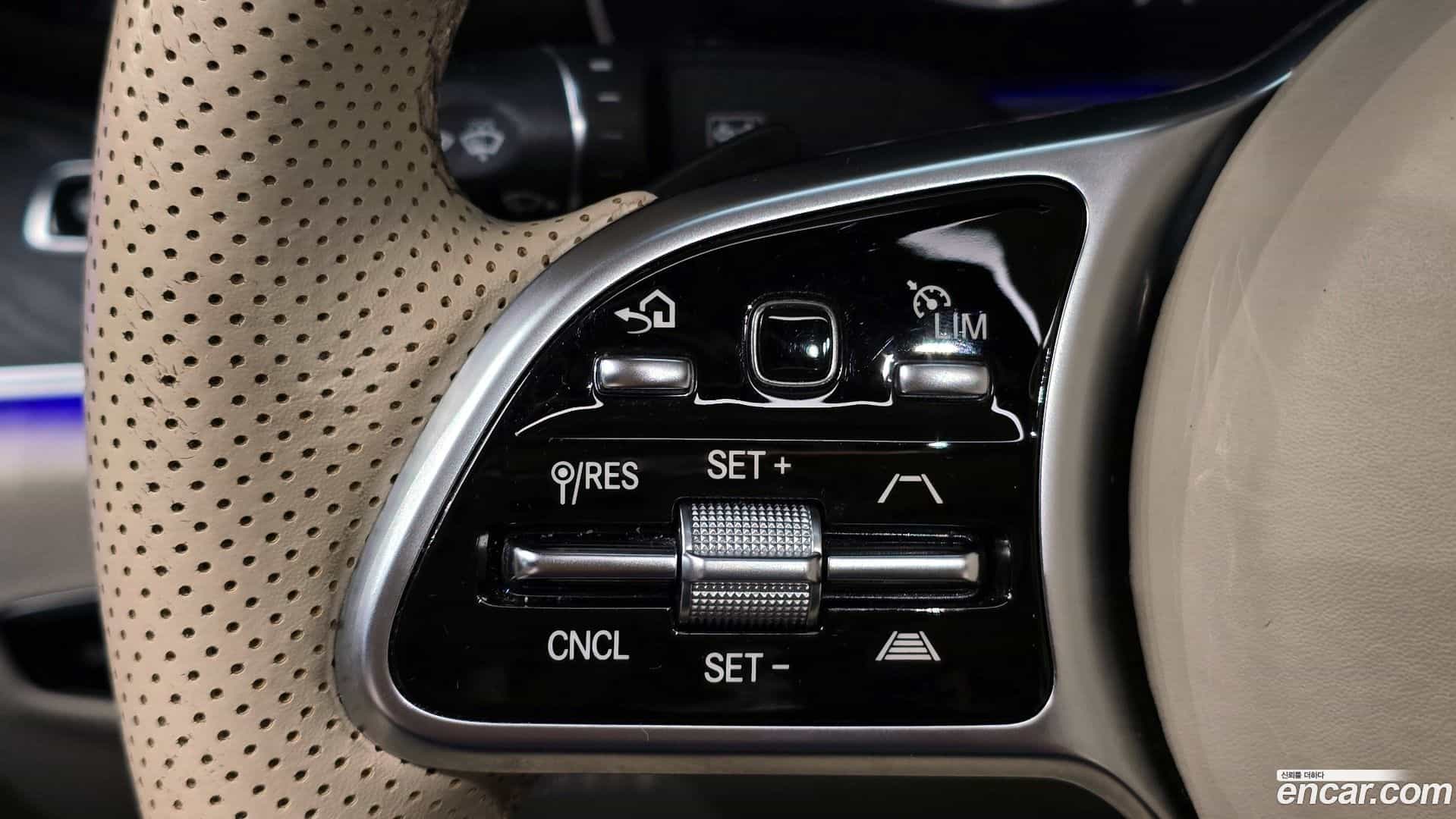 E-Class Mercedes-Benz 2019.0-OPTION-020