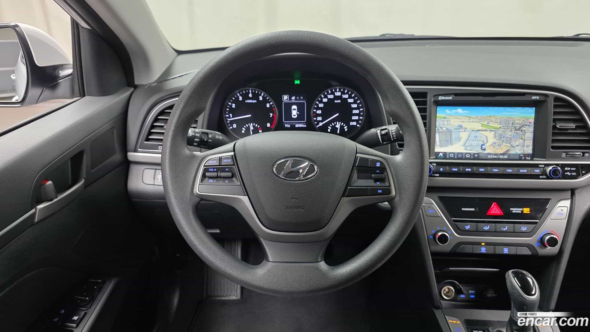 AVANTE Hyundai 2017.0-OPTION-017
