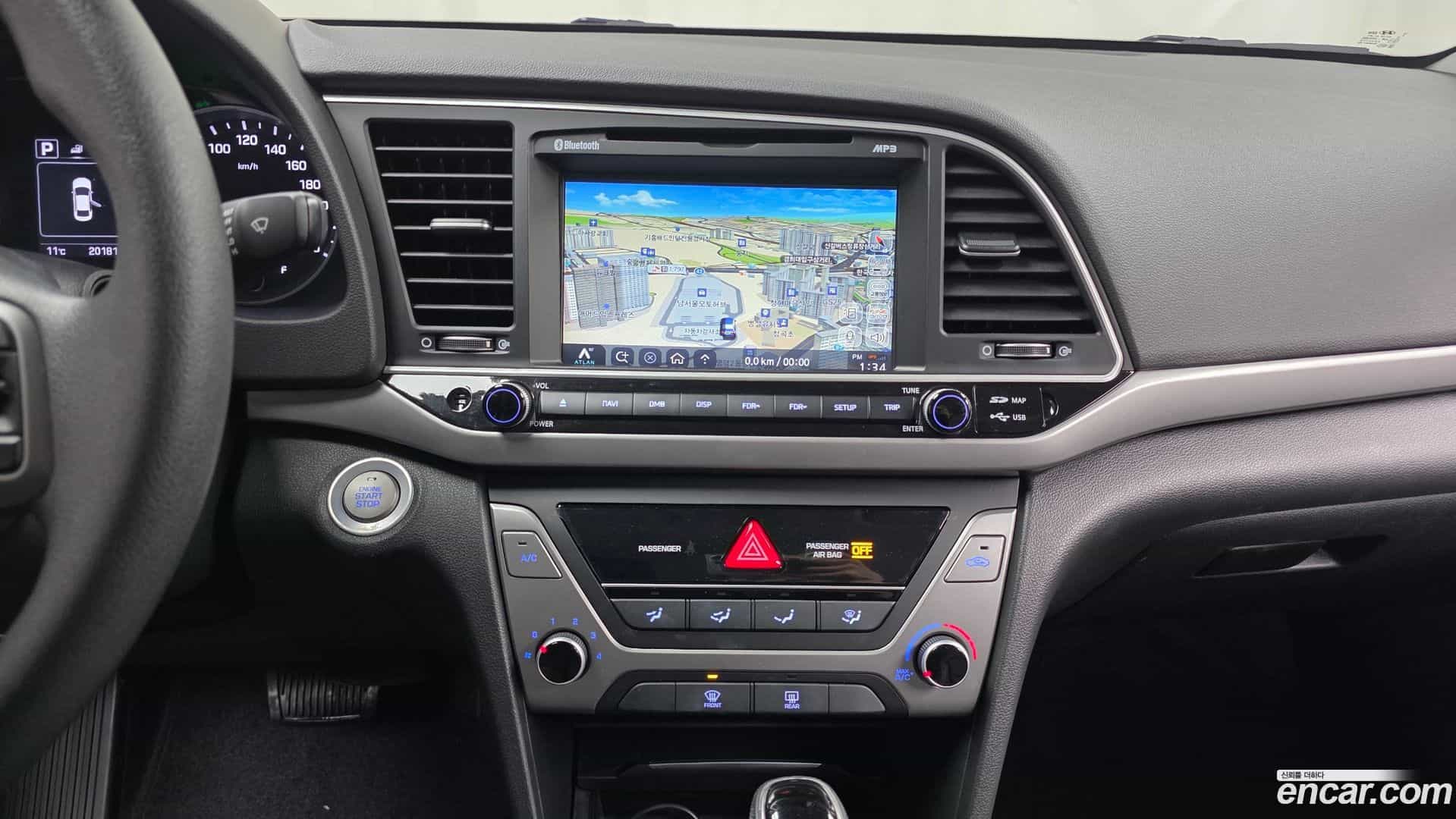 AVANTE Hyundai 2017.0-OPTION-018