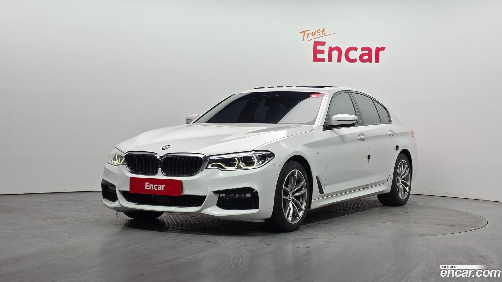 Main__Slider__Photo:5-Series BMW 2017.4-0