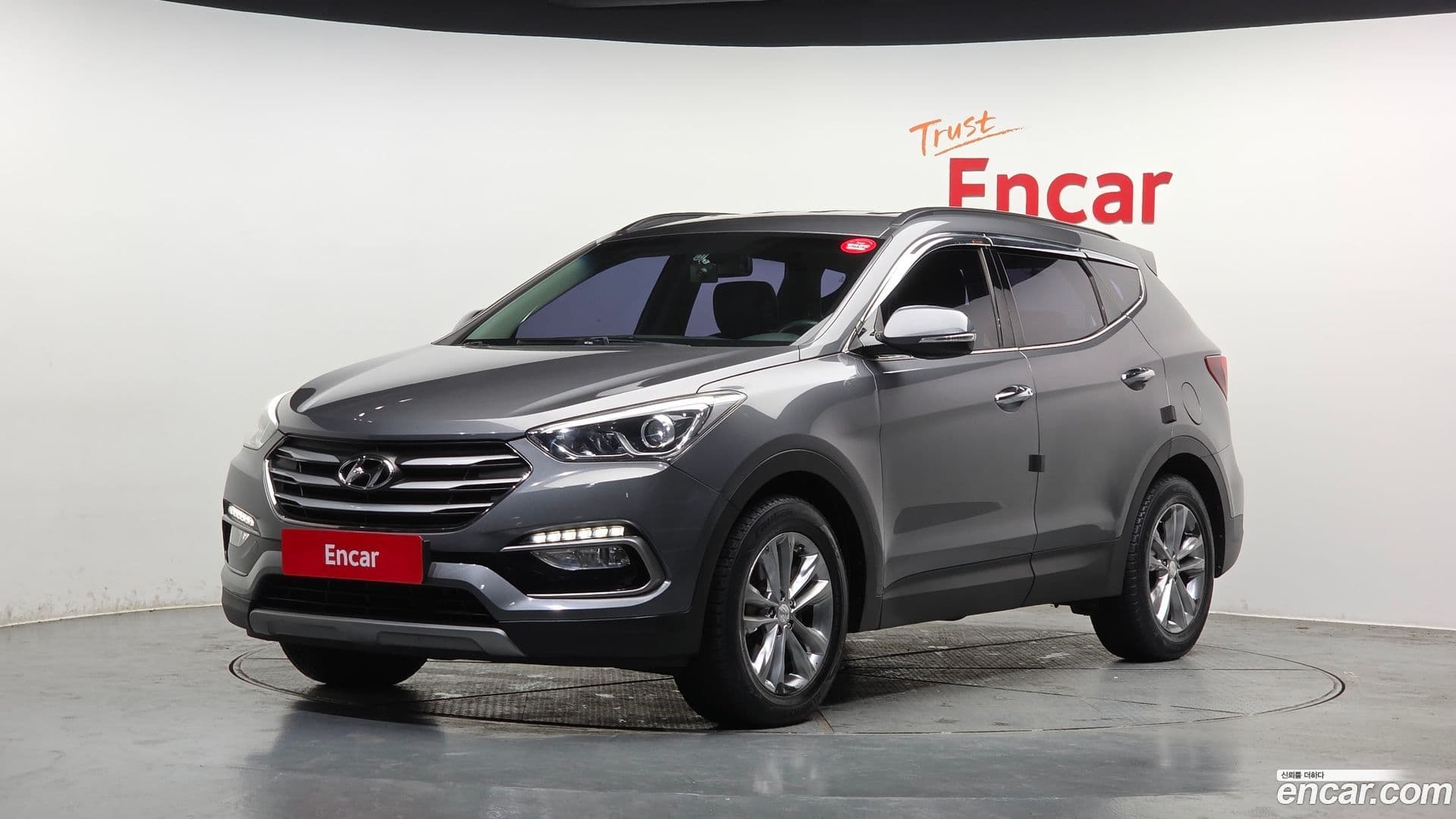 Main__Slider__Photo:Santafe Hyundai 2016.7-0