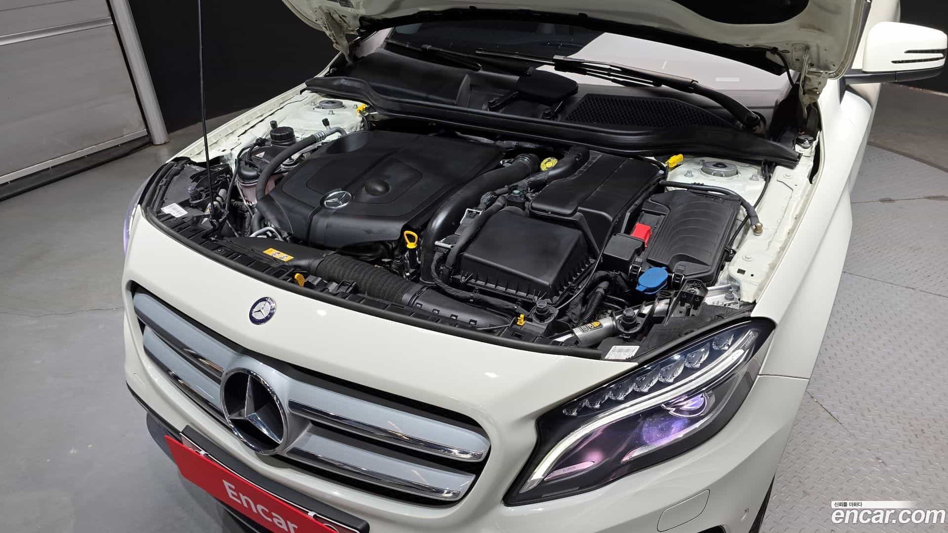 GLA-Class Mercedes-Benz 2017.3-OUTER-006