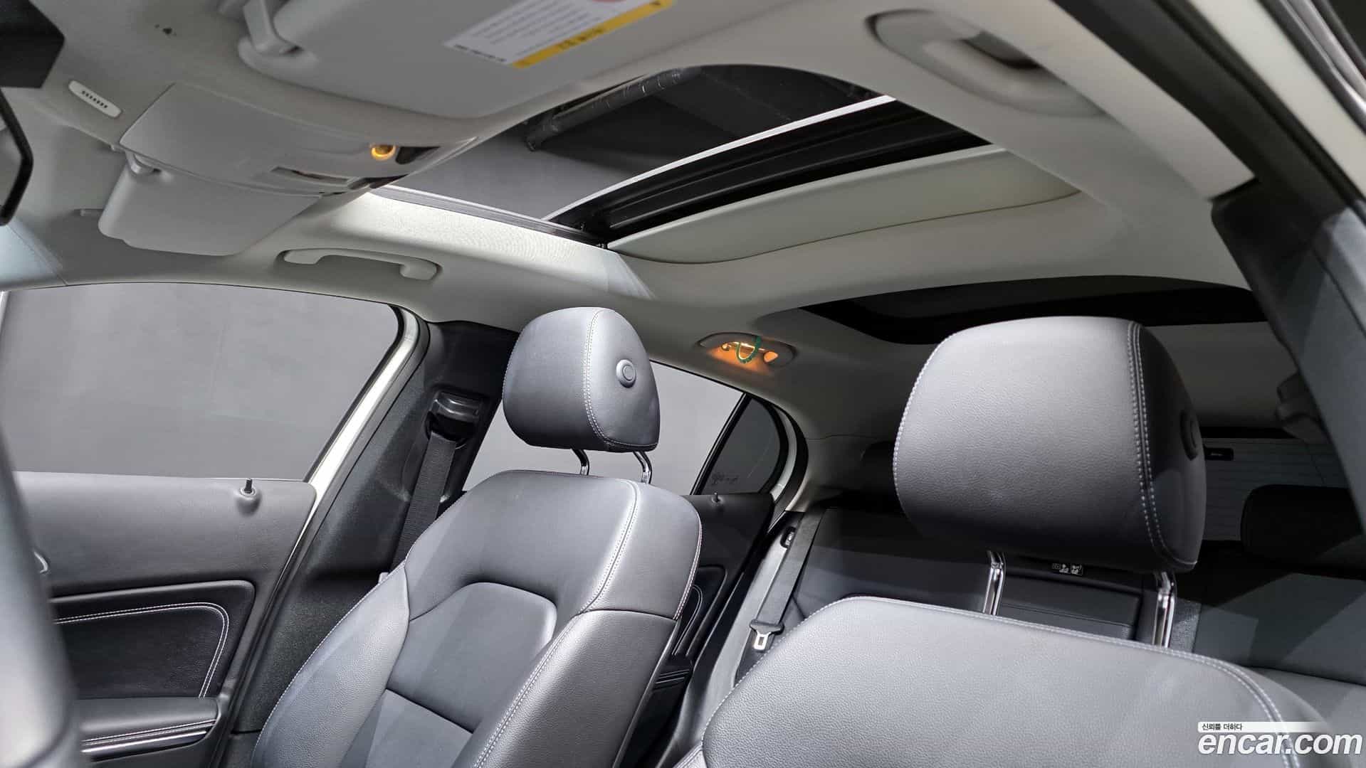 GLA-Class Mercedes-Benz 2017.3-OPTION-023