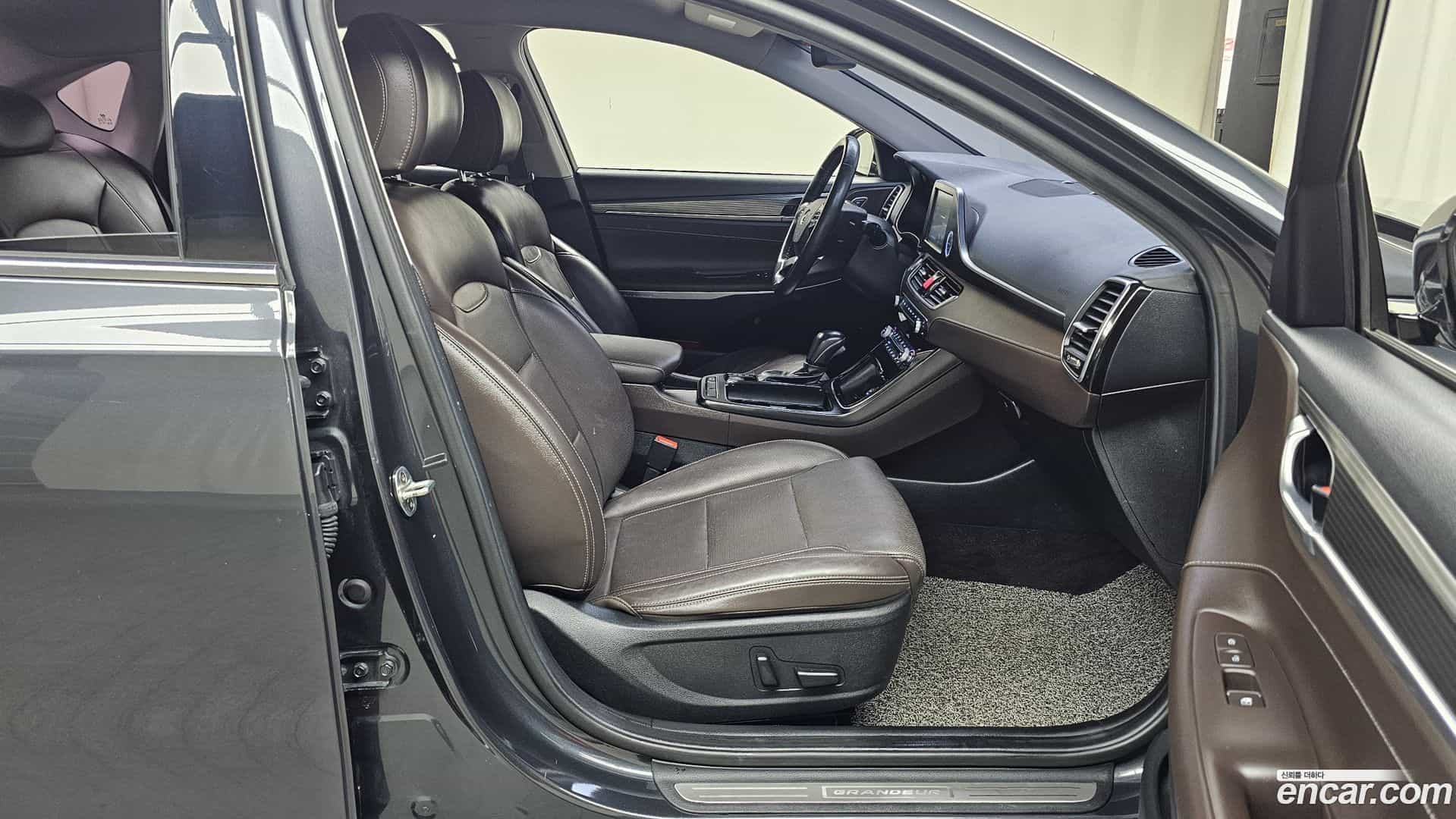 Grandeur Hyundai 2017.6-OPTION-015