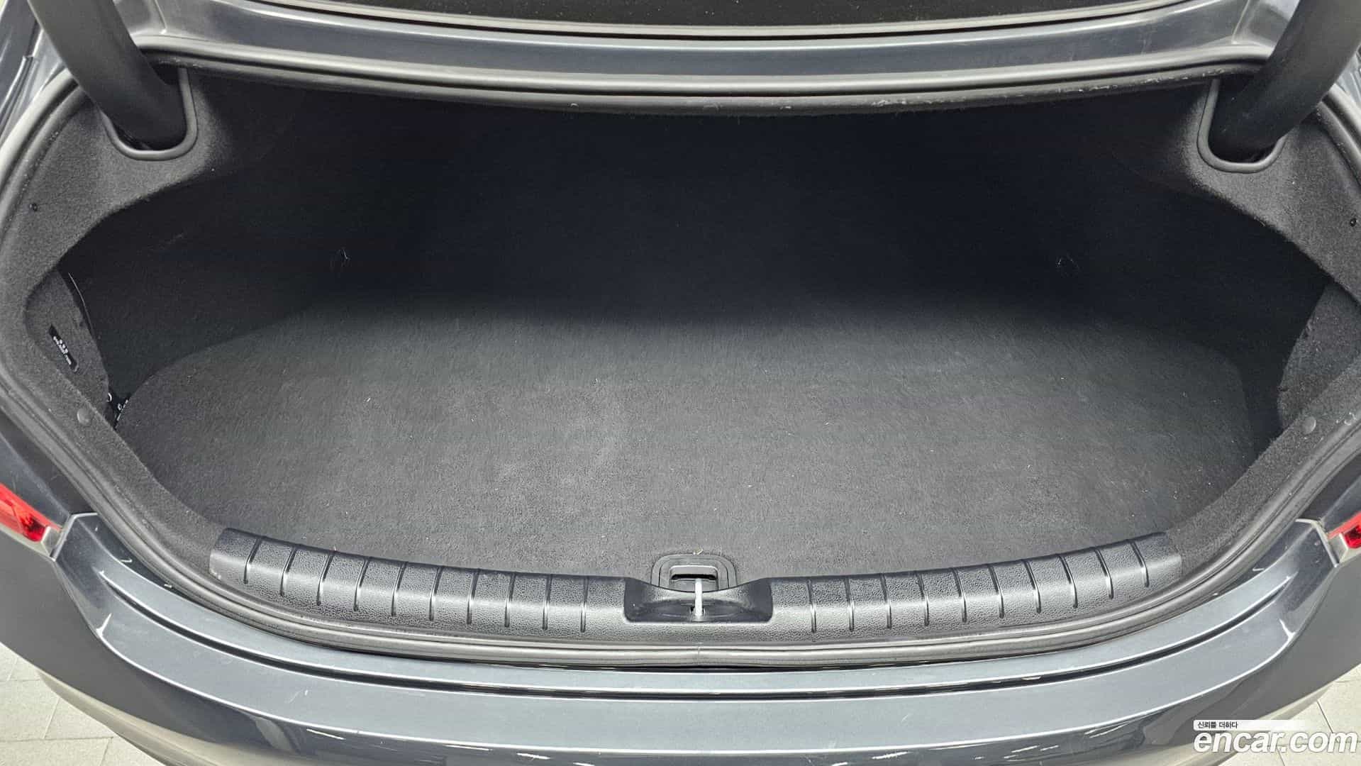 Grandeur Hyundai 2017.6-OPTION-024