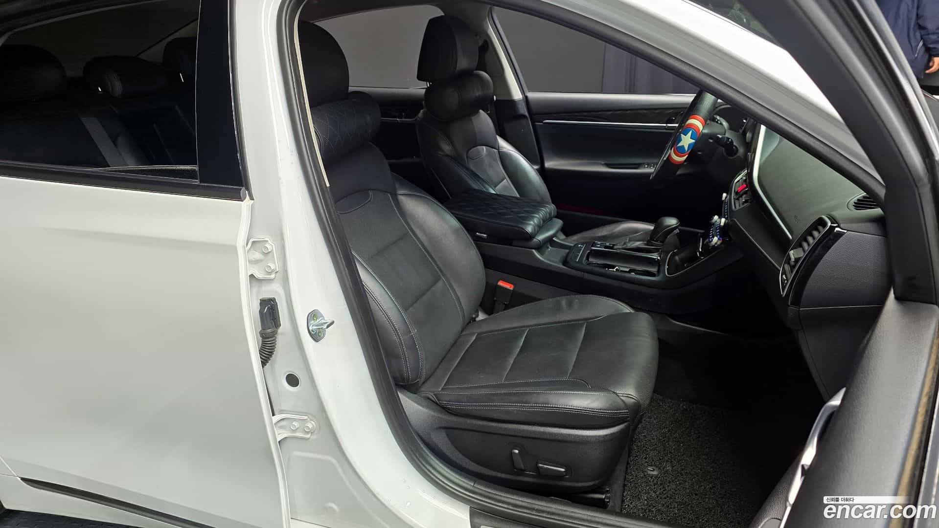 Grandeur Hyundai 2017.2-OPTION-016
