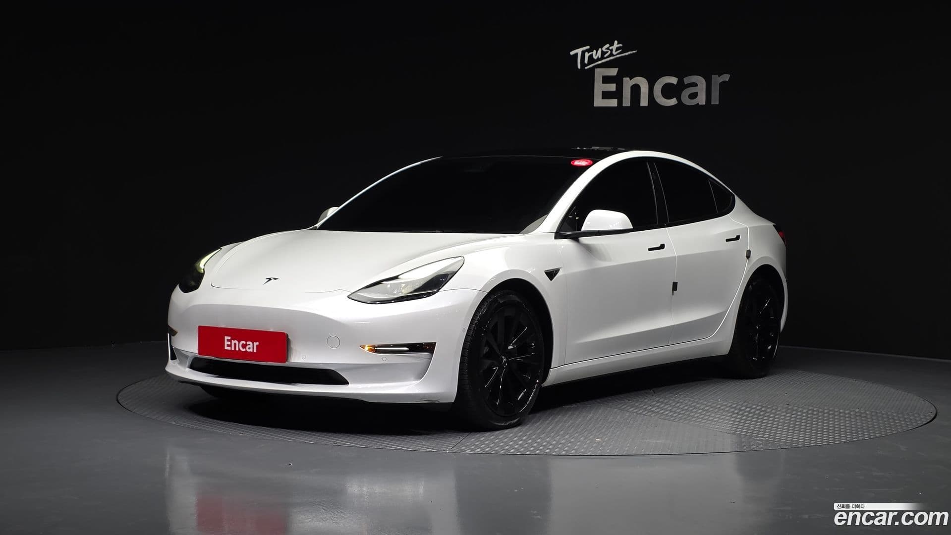 Main__Slider__Photo:Model 3 Tesla 2022.2-0