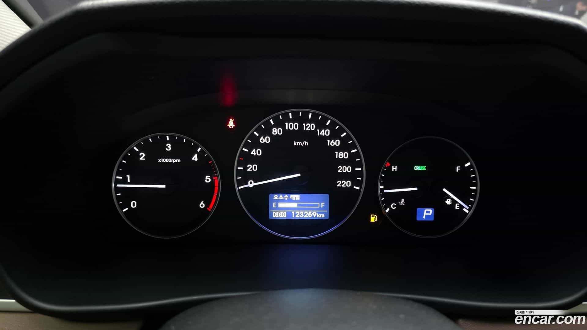 Starex Hyundai 2018.10-INNER-008
