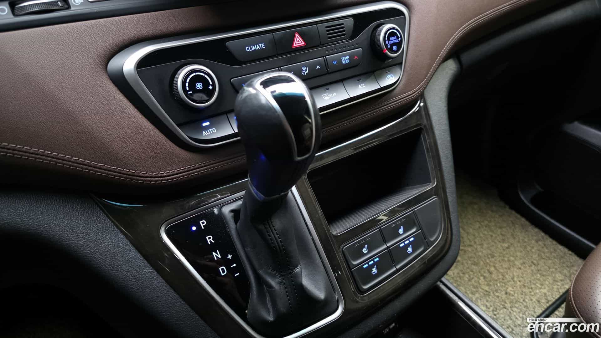 Starex Hyundai 2018.10-INNER-009