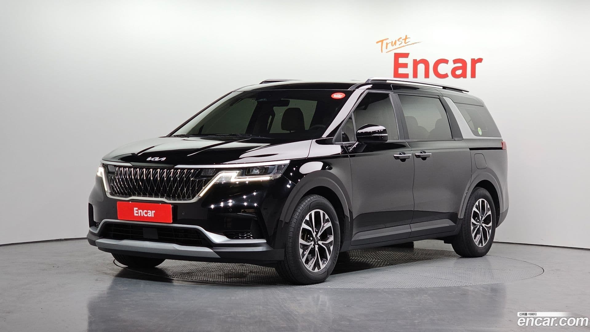 Main__Slider__Photo:Canival Kia 2022.1-0