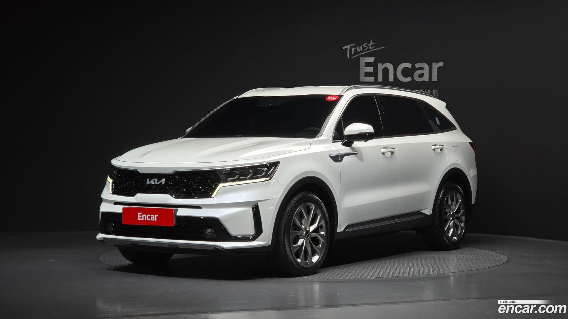 Main__Slider__Photo:Sorento Kia 2021.10-0