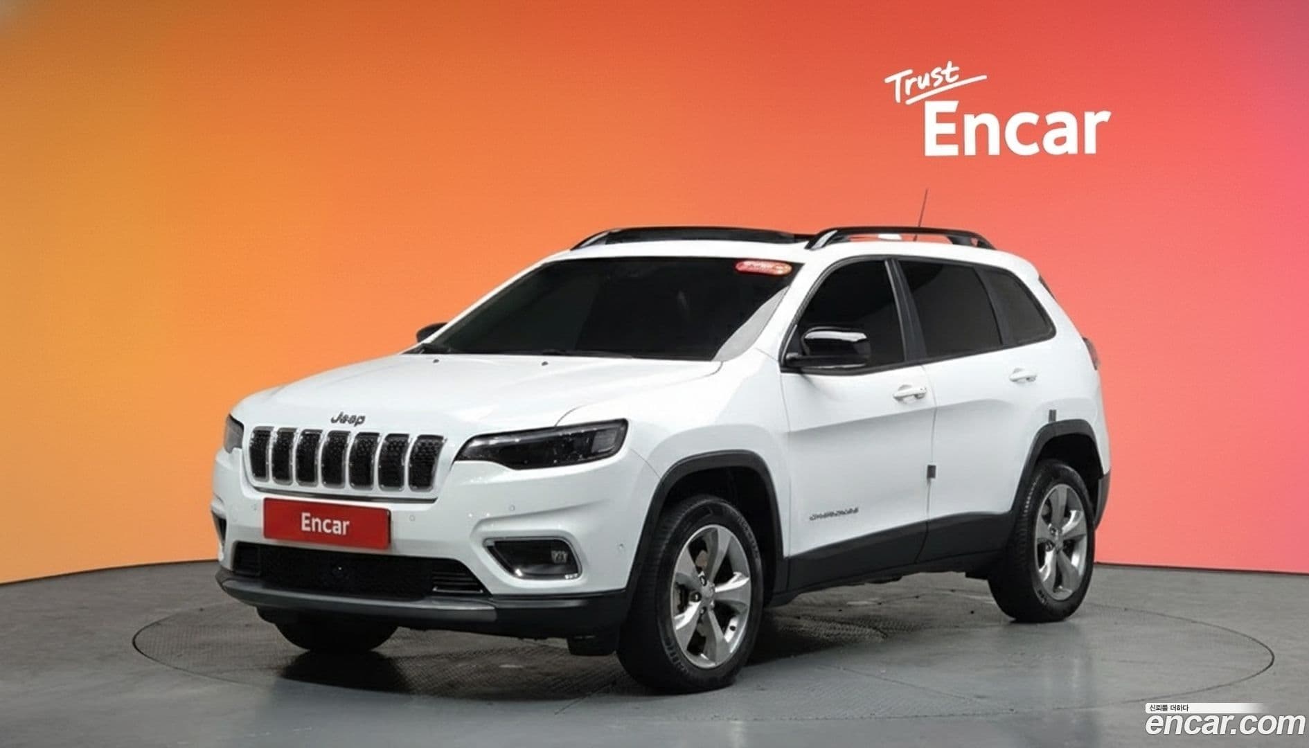 Main__Slider__Photo:Cherokee Jeep 2022.11-0