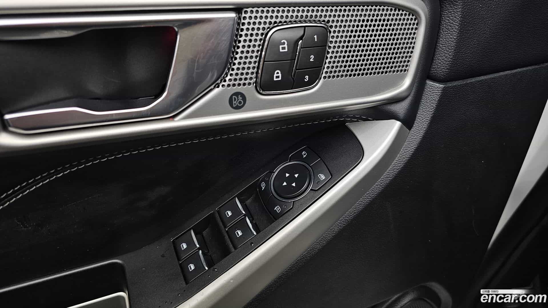 Explorer Ford 2020.8-OPTION-017